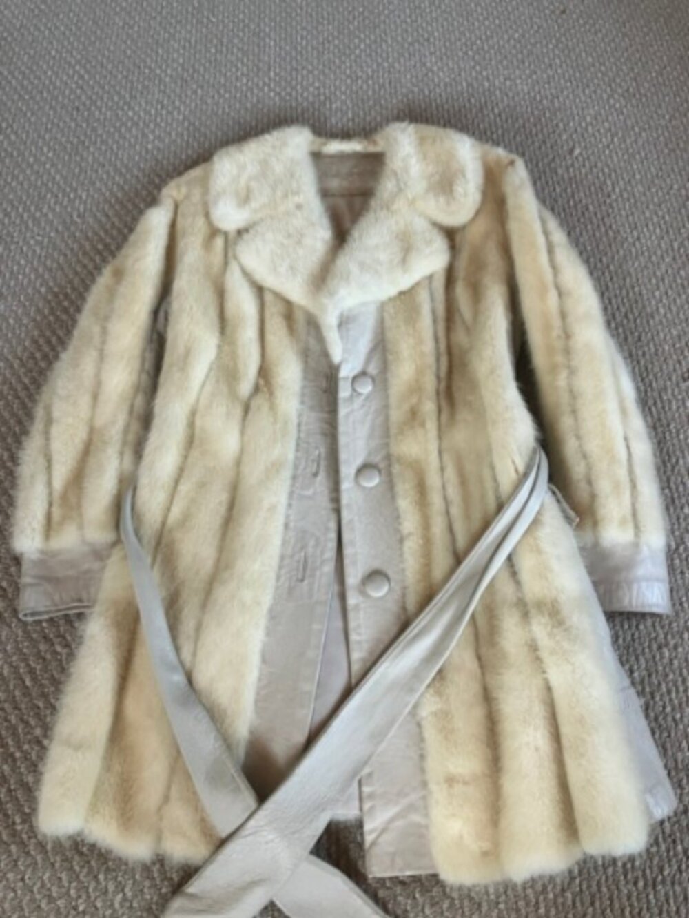 Vintage Rare Authentic Bertolini Mink Leather Fur Coat Creme/White Small